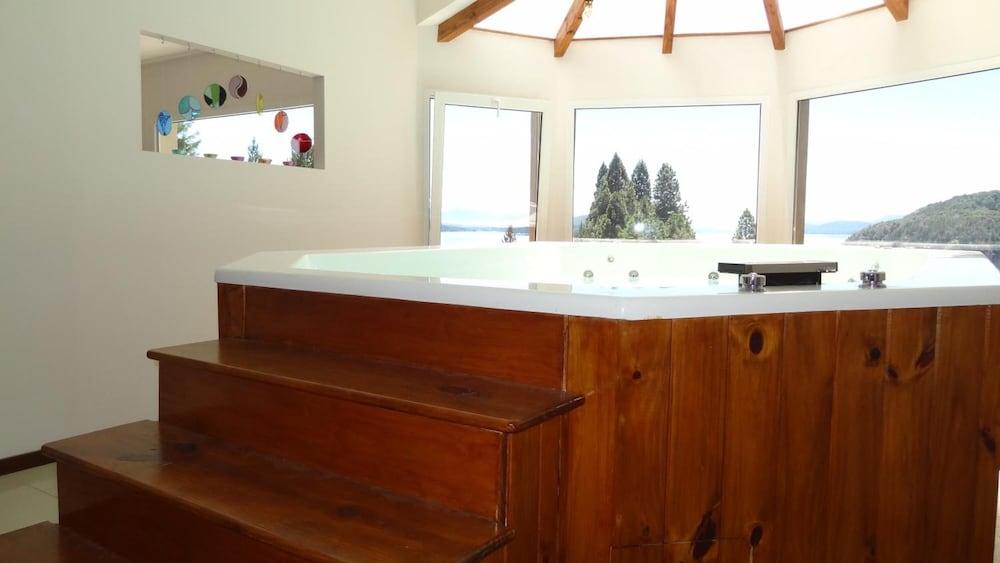 Nbh Lacus Boutique Hotel San Carlos de Bariloche Esterno foto