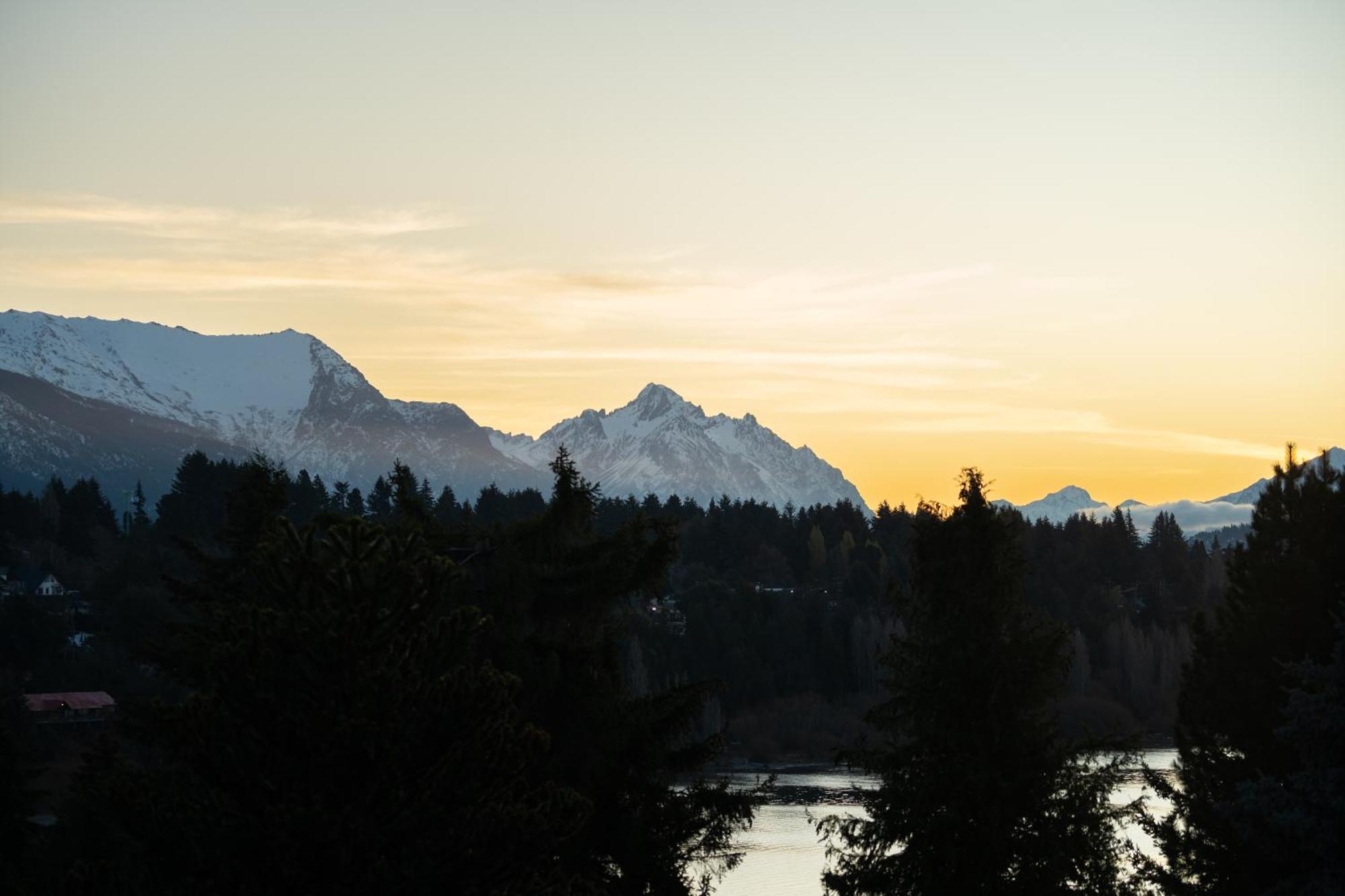 Nbh Lacus Boutique Hotel San Carlos de Bariloche Esterno foto